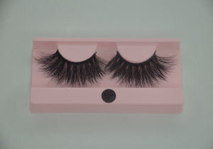 Strikingly Bold Lashes